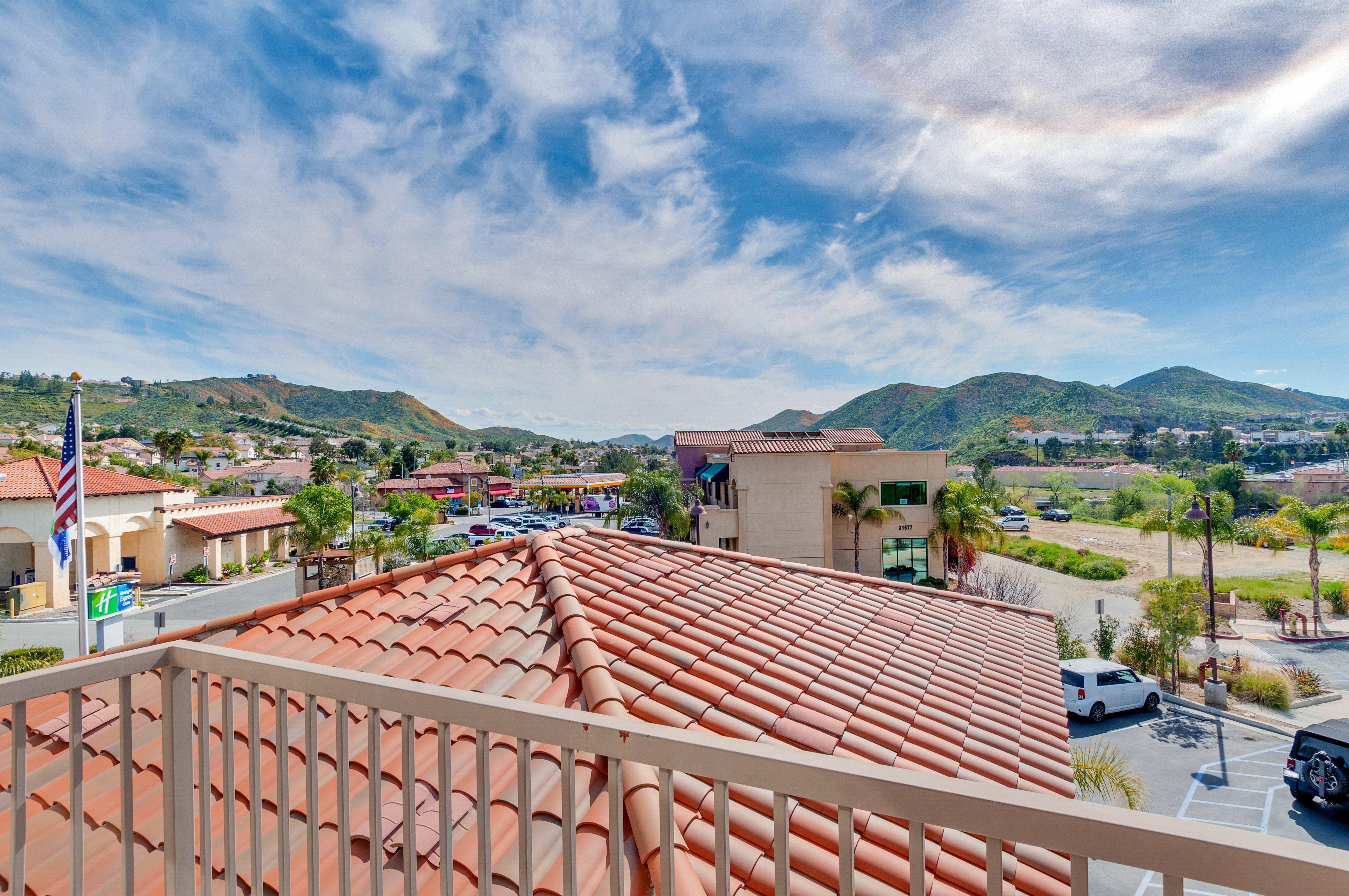 Holiday Inn Express Hotel & Suites Lake Elsinore By Ihg Extérieur photo