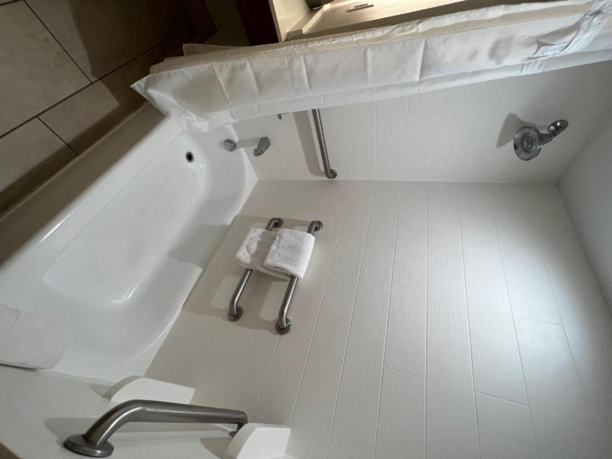 Holiday Inn Express Hotel & Suites Lake Elsinore By Ihg Extérieur photo