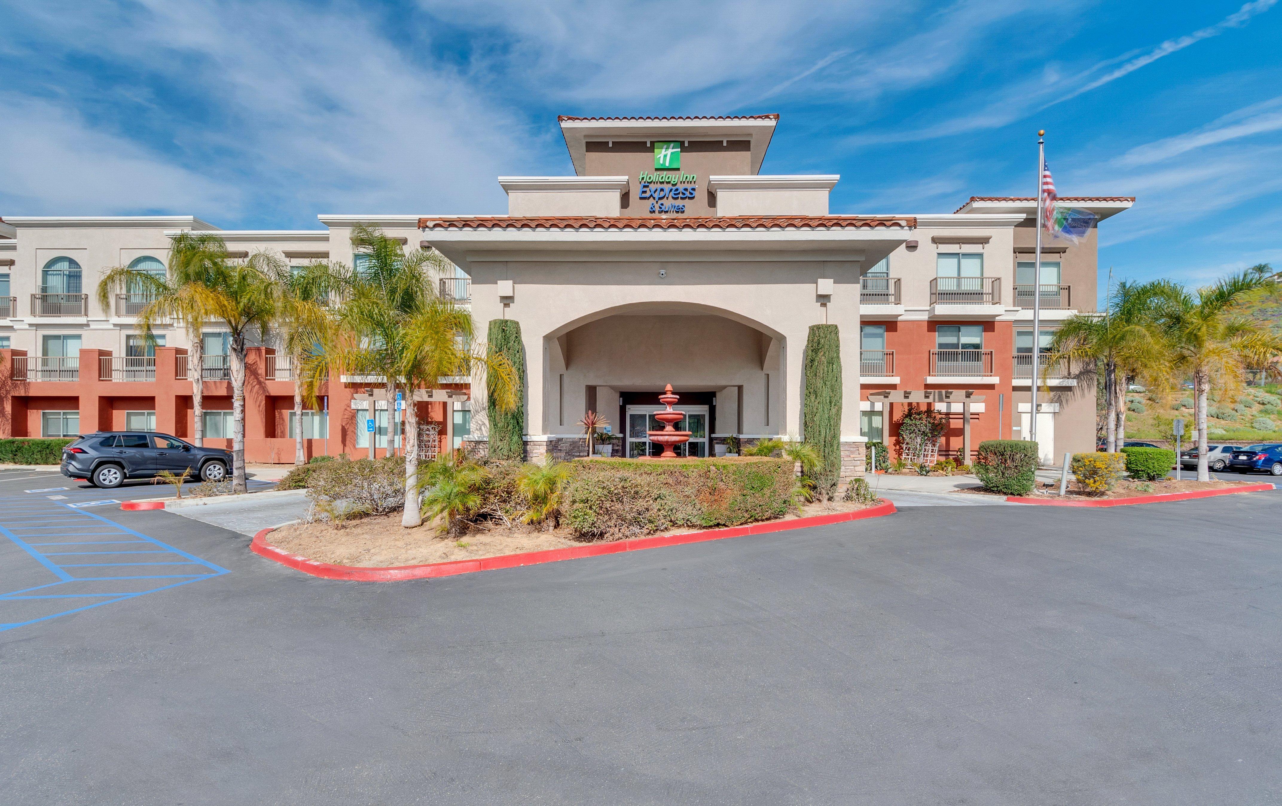 Holiday Inn Express Hotel & Suites Lake Elsinore By Ihg Extérieur photo