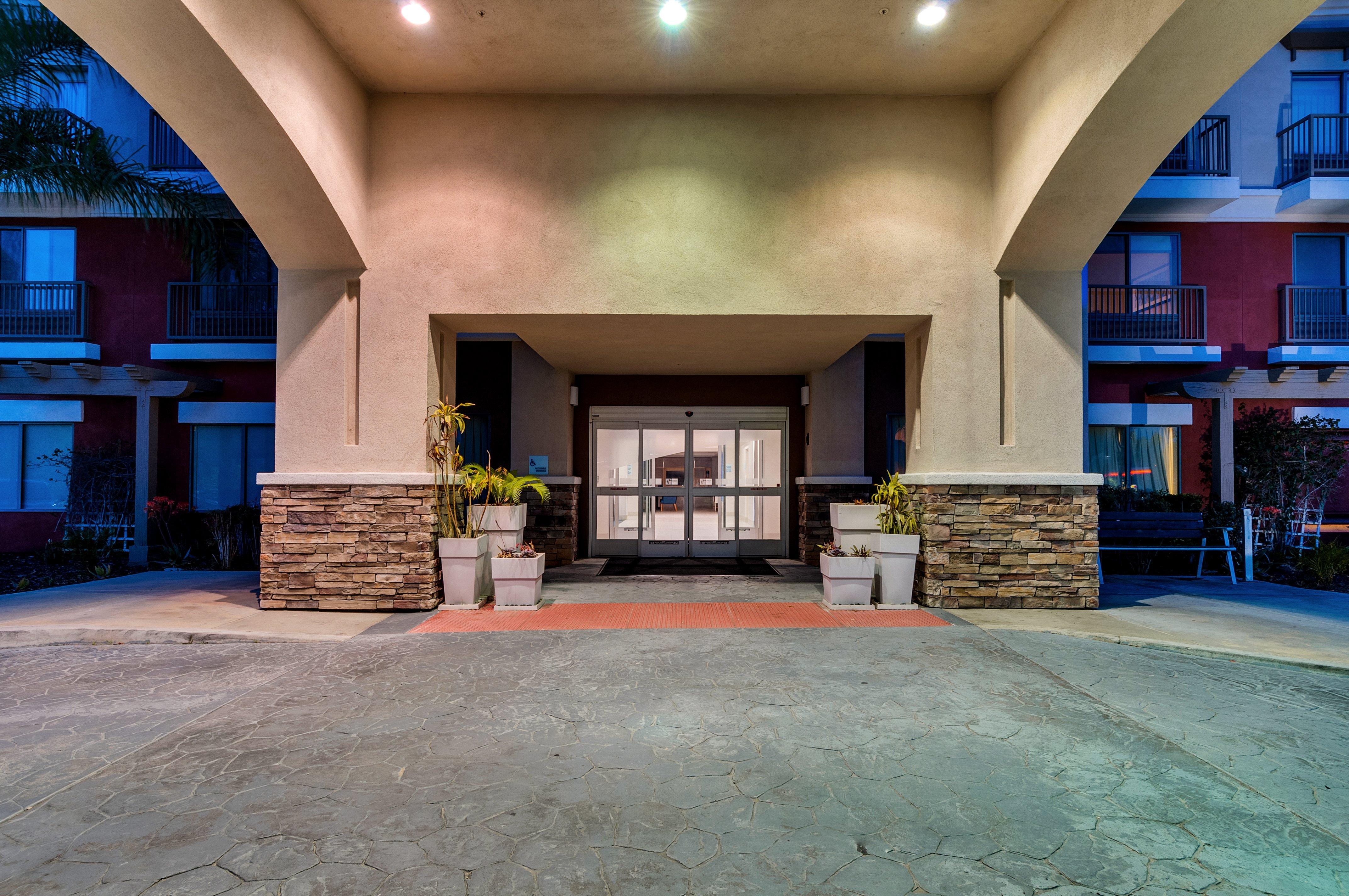 Holiday Inn Express Hotel & Suites Lake Elsinore By Ihg Extérieur photo