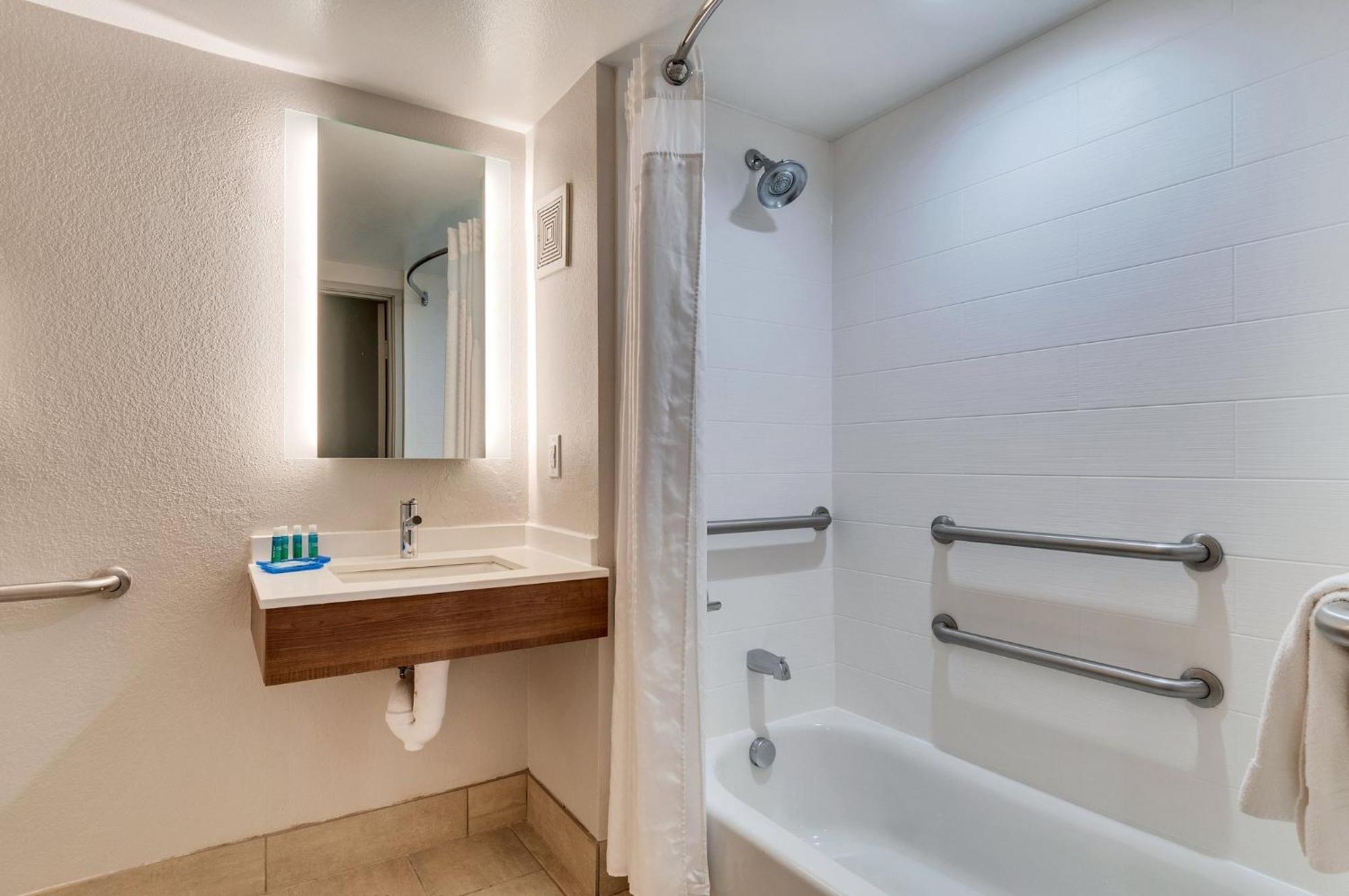 Holiday Inn Express Hotel & Suites Lake Elsinore By Ihg Extérieur photo