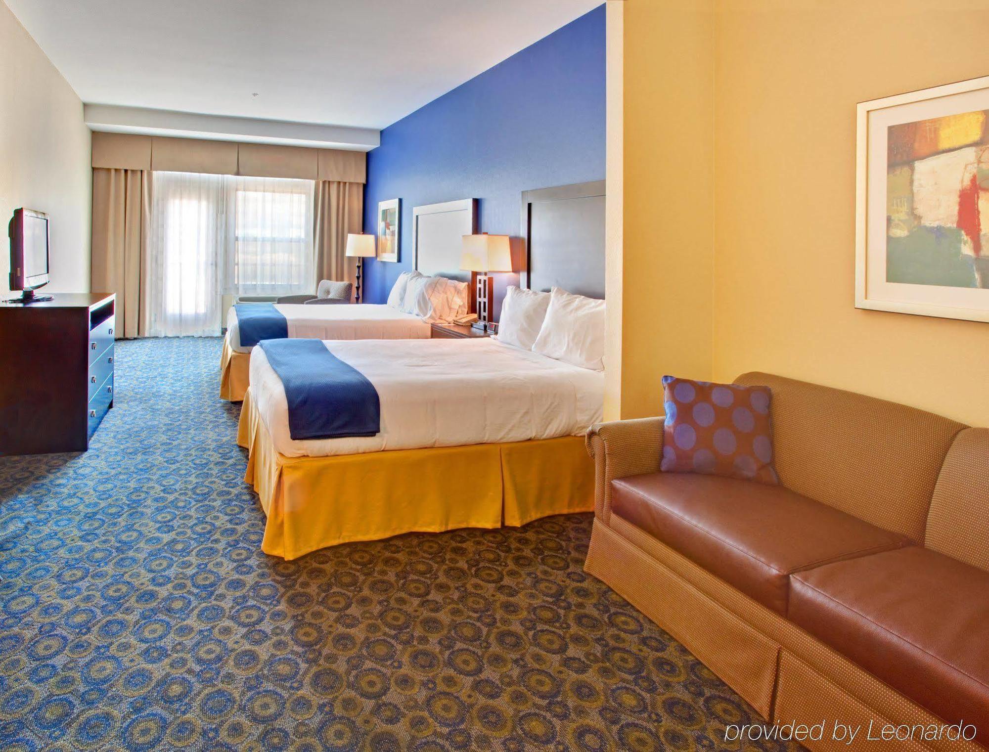 Holiday Inn Express Hotel & Suites Lake Elsinore By Ihg Chambre photo