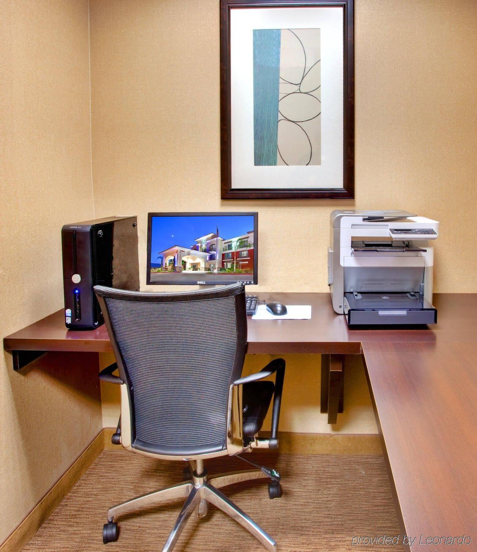 Holiday Inn Express Hotel & Suites Lake Elsinore By Ihg Extérieur photo