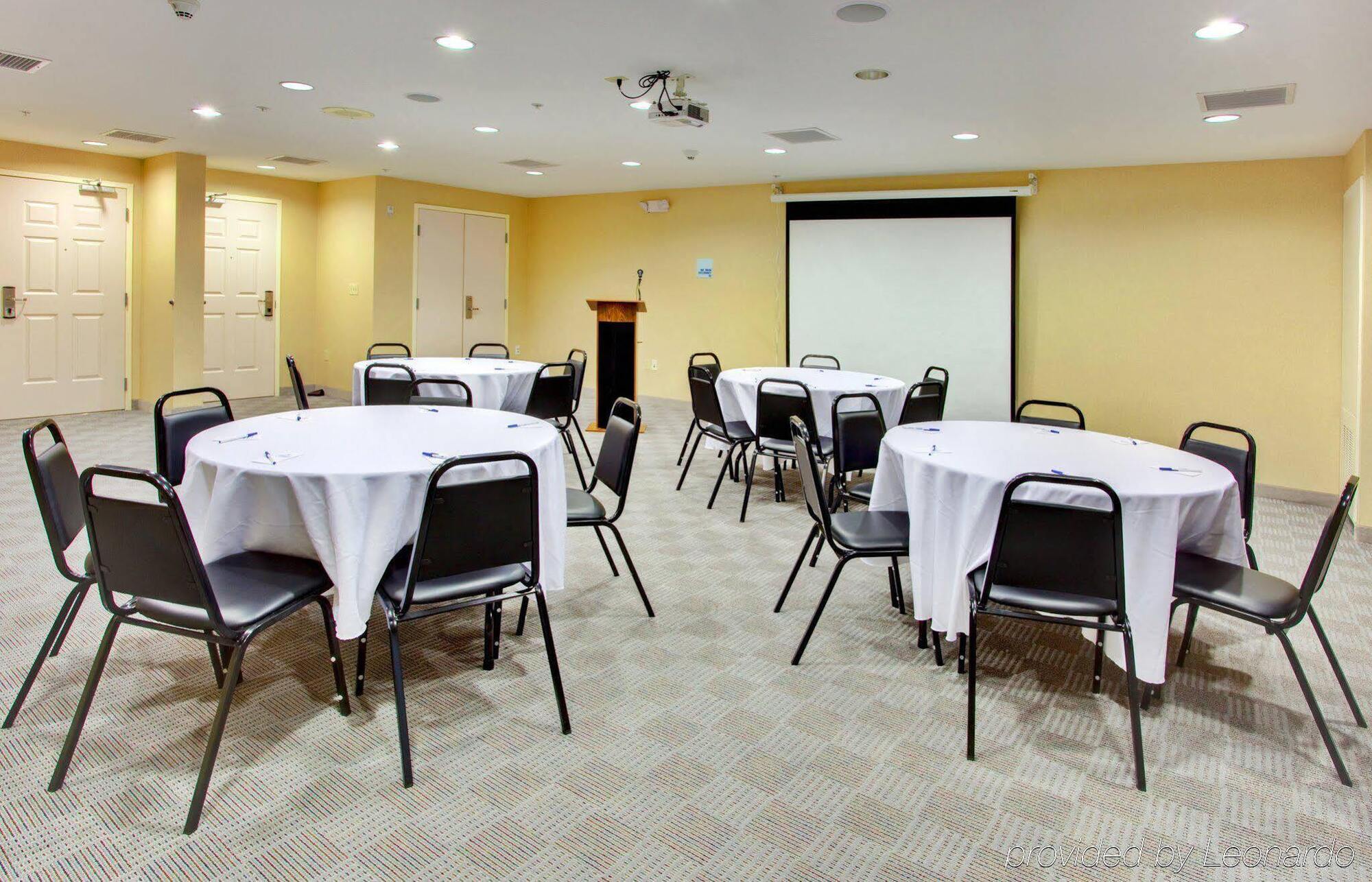 Holiday Inn Express Hotel & Suites Lake Elsinore By Ihg Extérieur photo